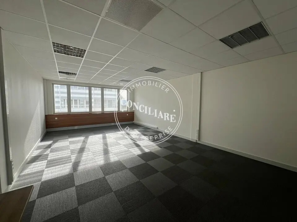 Vente Bureaux 40 m² à 122 m² - Photo 1