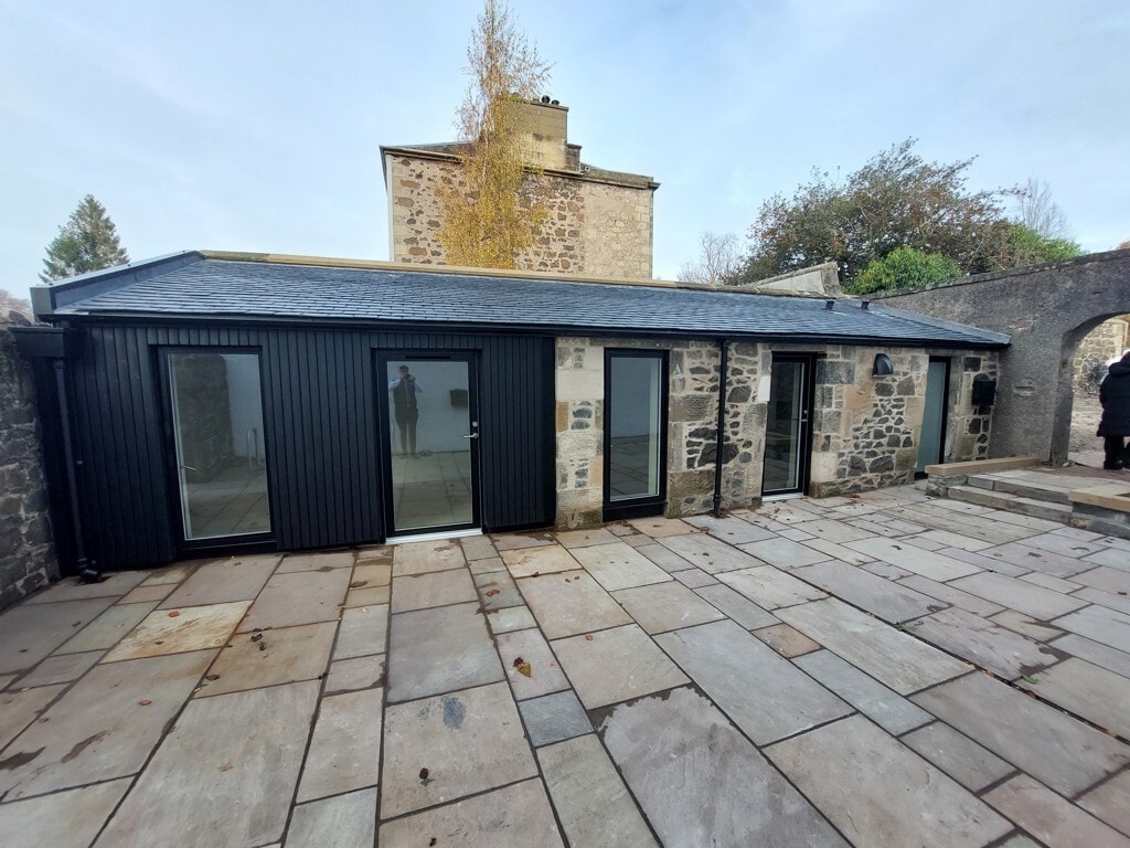 7-11 Melville Ter, Stirling to rent Building Photo- Image 1 of 3