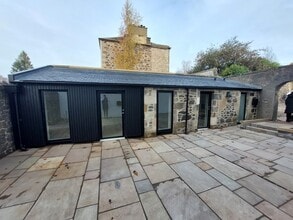 7-11 Melville Ter, Stirling to rent Building Photo- Image 1 of 3