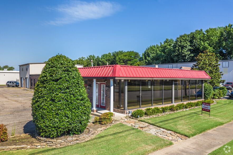 1235 Sycamore View Rd, Memphis, TN for sale - Building Photo - Image 1 of 1