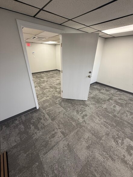 25 Commercial Dr, Wrentham, MA to rent - Building Photo - Image 3 of 7