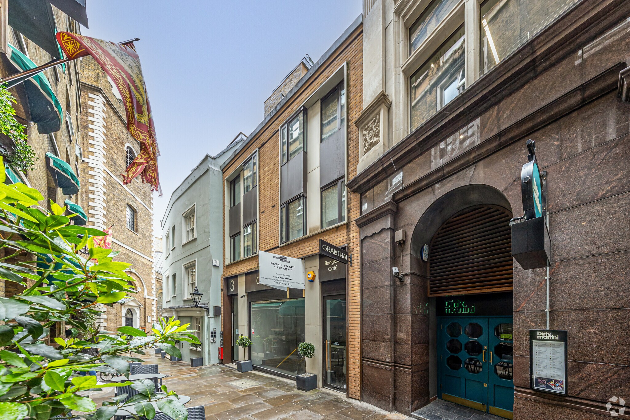 3 Lovat Ln, London for sale Primary Photo- Image 1 of 1