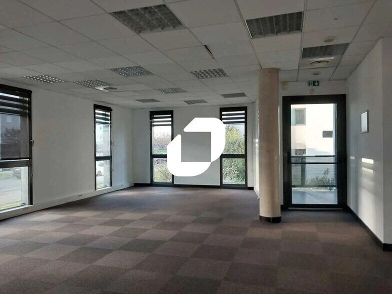 Office in Montpellier to rent - Building Photo - Image 2 of 46
