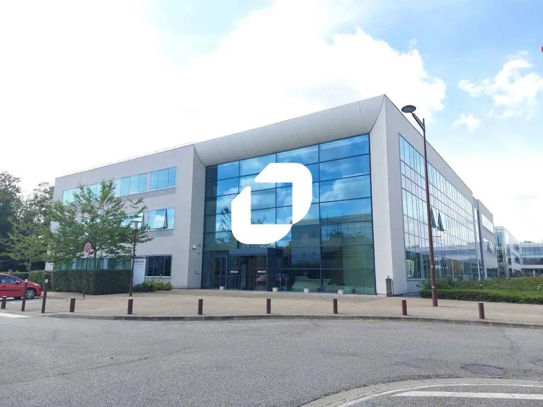 2-4 Rue De La Redoute, Guyancourt to rent Building Photo- Image 1 of 16