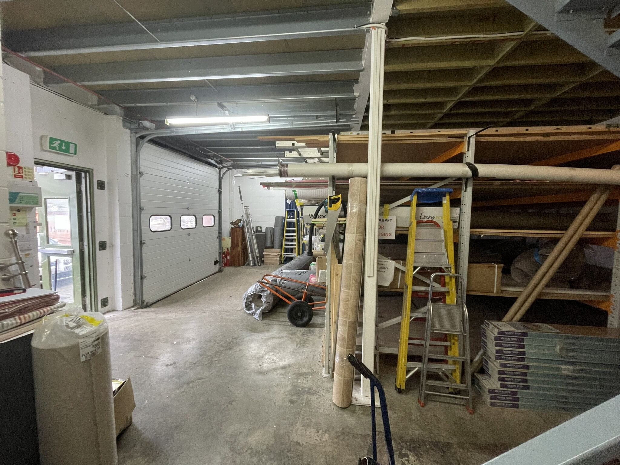 Range Rd, Witney to rent Building Photo- Image 1 of 2