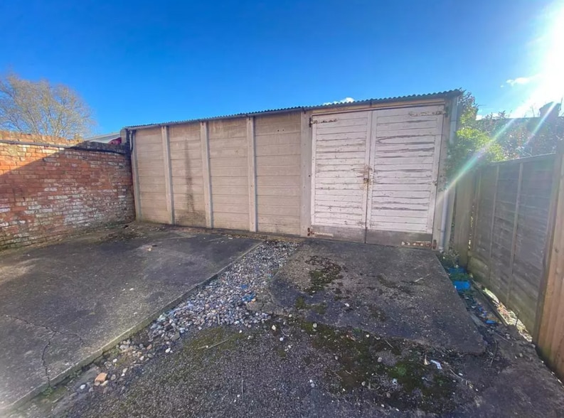 35 Healey St, Wigston to rent - Building Photo - Image 2 of 4