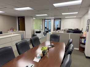 730 Holiday Dr, Pittsburgh, PA to rent Interior Photo- Image 1 of 14