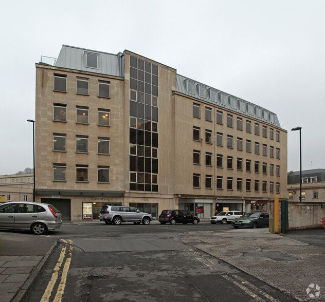 Henry St, Bath to rent - Building Photo - Image 3 of 15