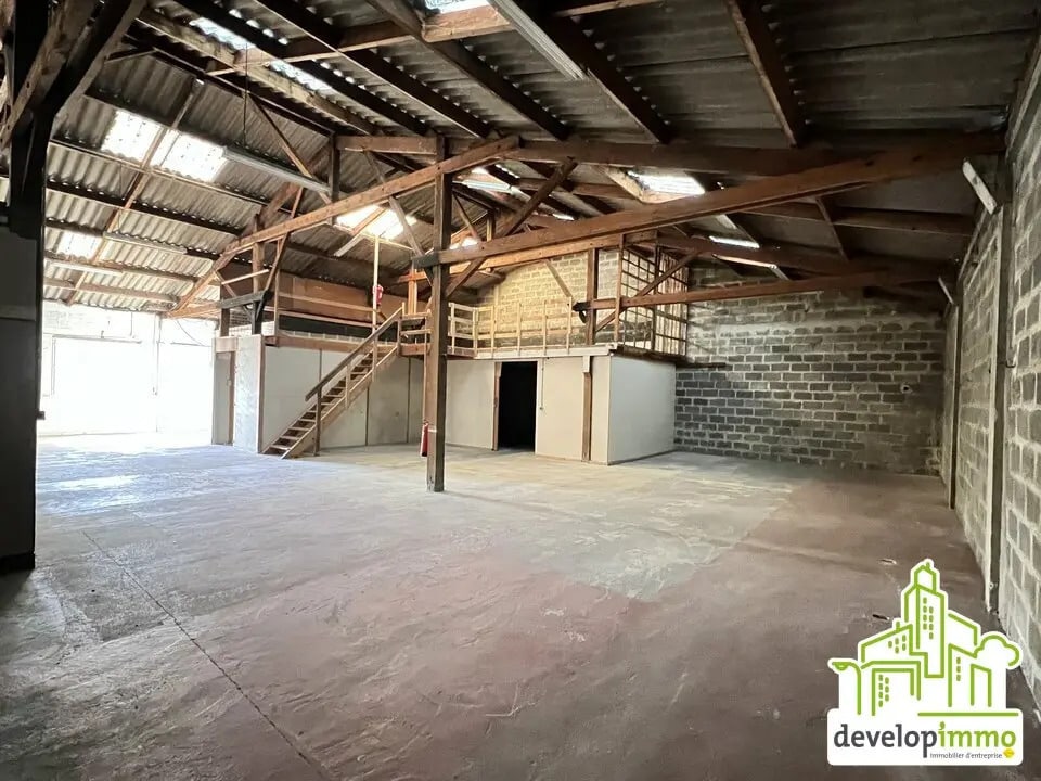 Location Local d'activités 440 m² - Photo 1