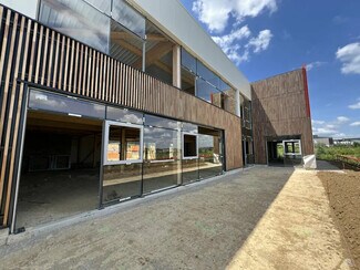 More details for Office, Retail to Rent