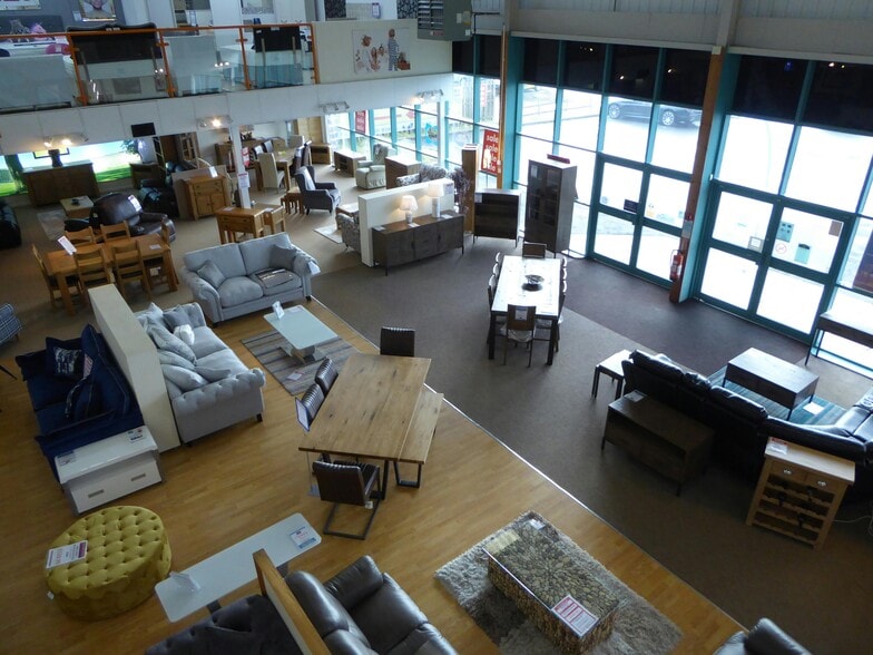 Heol Parc Mawr, Llanelli for sale - Interior Photo - Image 2 of 5