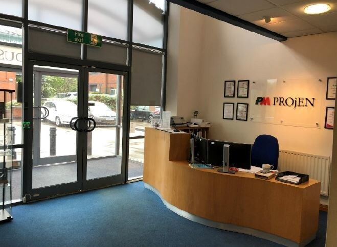 Wellfield, Runcorn to rent - Interior Photo - Image 2 of 5