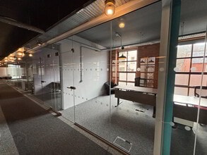100 Patrick St, Londonderry to rent Interior Photo- Image 2 of 4