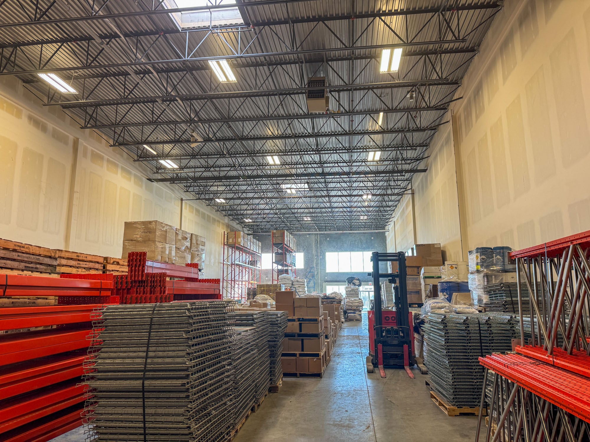 18 Highland Park Way NE, Airdrie, AB to rent Interior Photo- Image 1 of 3