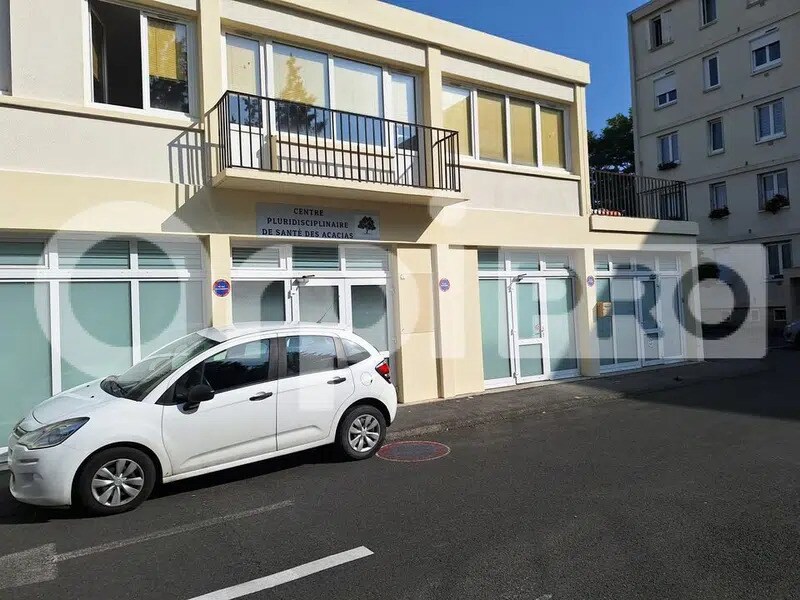 Location Bureaux 12 m² - Photo 1