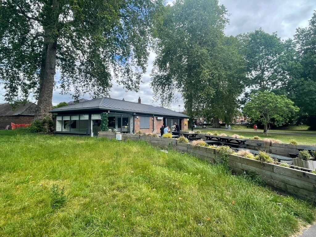 Higginson Park, Pound Ln, Marlow to rent Building Photo- Image 1 of 4