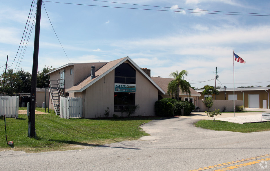 11000 70th Ave N, Seminole, FL for rent - Primary Photo - Image 1 of 4