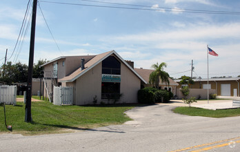 11000 70th Ave N, Seminole, FL for rent Primary Photo- Image 1 of 5