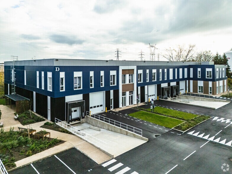 Light Industrial in Moissy-Cramayel to rent - Building Photo - Image 3 of 11