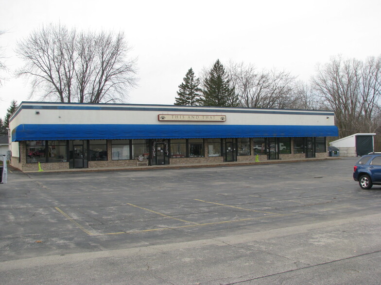 2436 Glendale Ave, Howard, WI for rent - Building Photo - Image 3 of 8