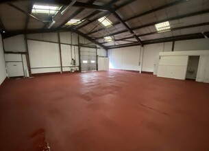 4A-4F Enstone Airfield, Enstone for rent Interior Photo- Image 1 of 2