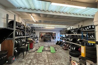 Porte Marsh Rd, Calne to rent Interior Photo- Image 1 of 4