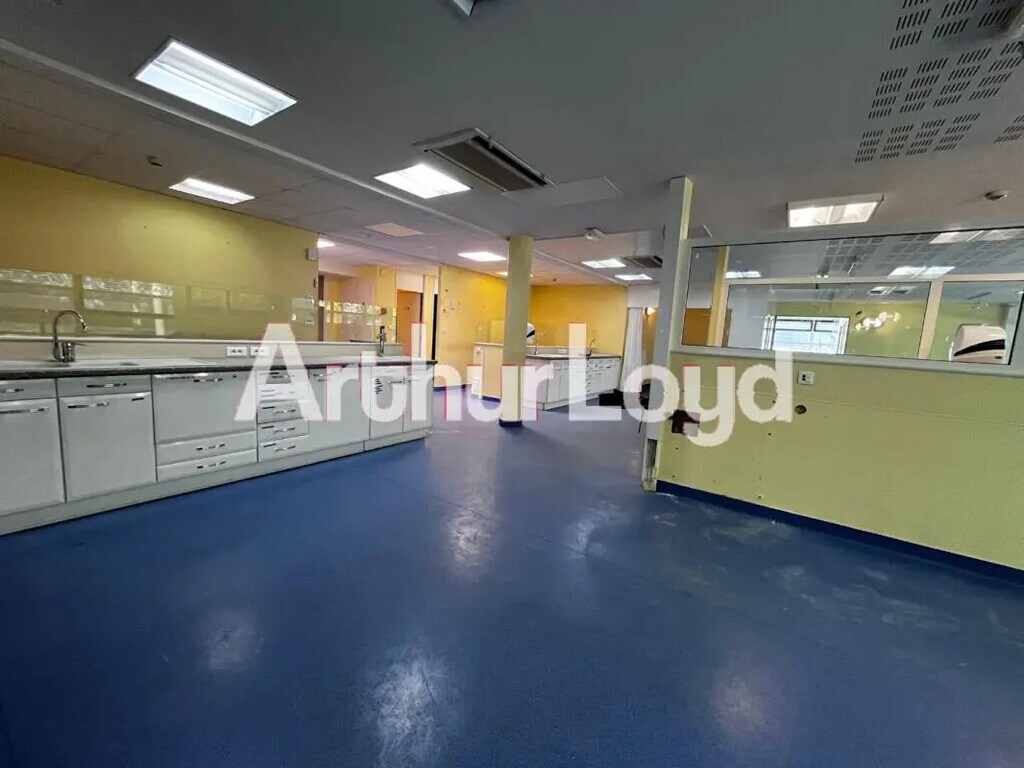 Location Bureaux 1 050 m² - Photo 1