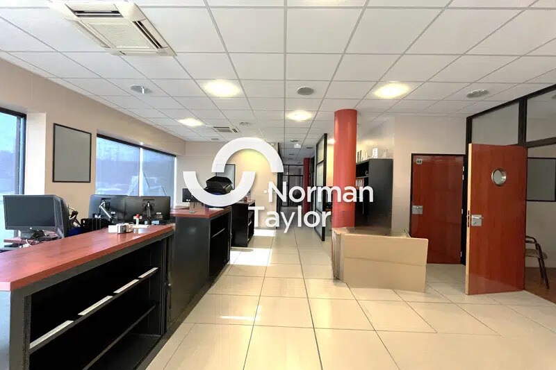 Office in Montpellier to rent - Interior Photo - Image 1 of 10