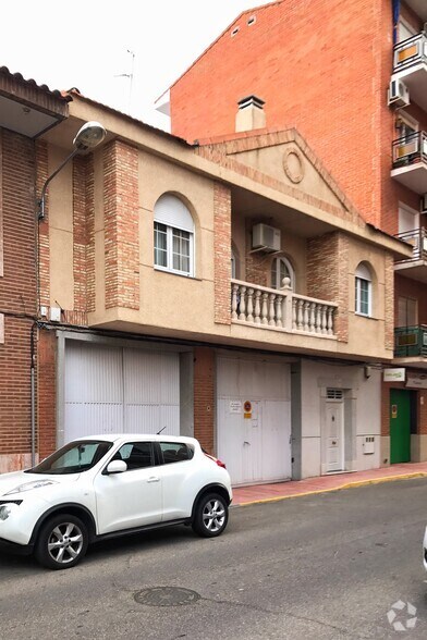 Calle Paz, 11, Torrijos, Toledo to rent - Building Photo - Image 2 of 2