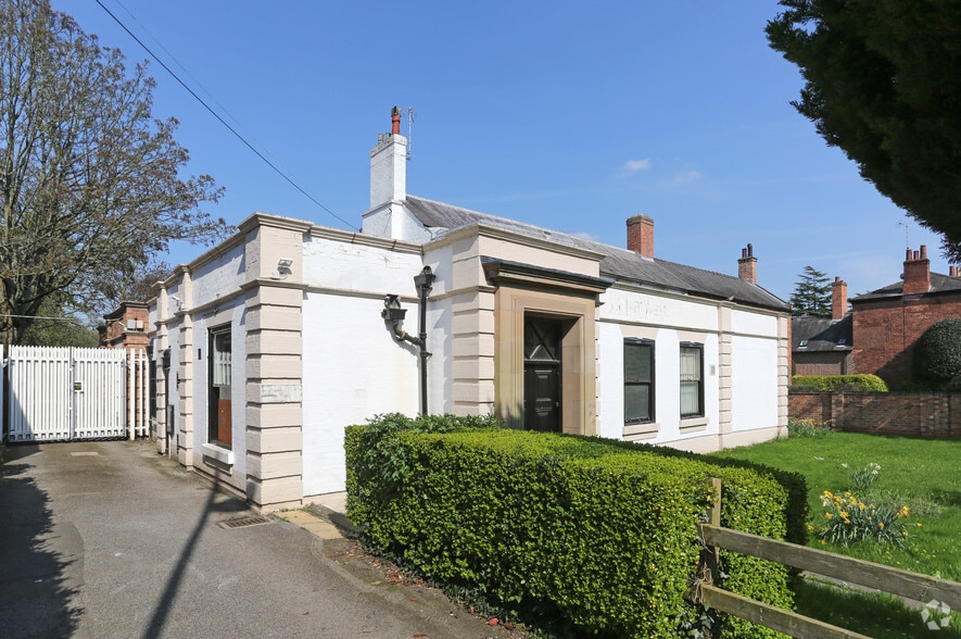 9 Church St, Southwell for sale - Primary Photo - Image 1 of 1