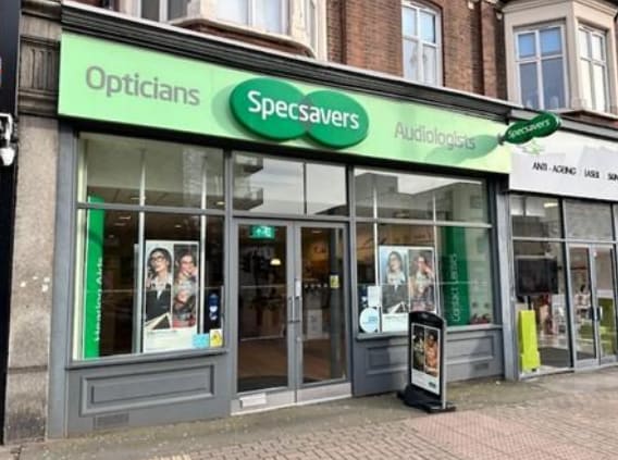 60C Station, Upminster to rent Building Photo- Image 1 of 3