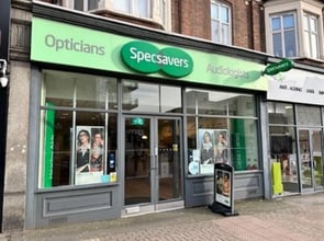 60C Station, Upminster to rent Building Photo- Image 1 of 3