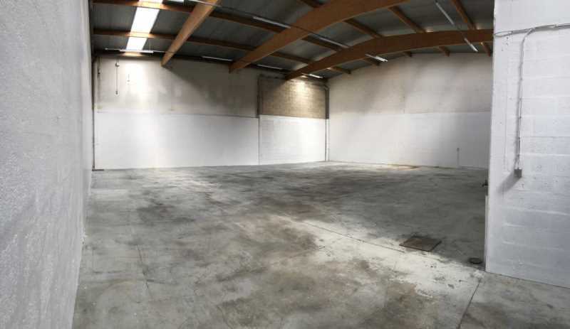 Light Industrial in Émerainville to rent - Interior Photo - Image 2 of 15