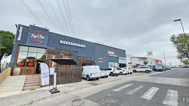 Vente Local d'activités 1 300 m²