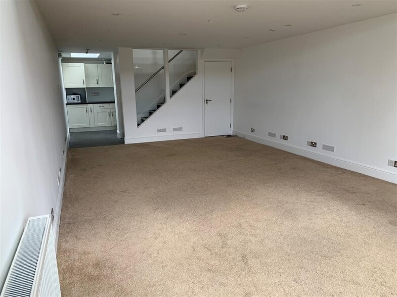 Bath Rd, Wick to rent - Interior Photo - Image 2 of 7