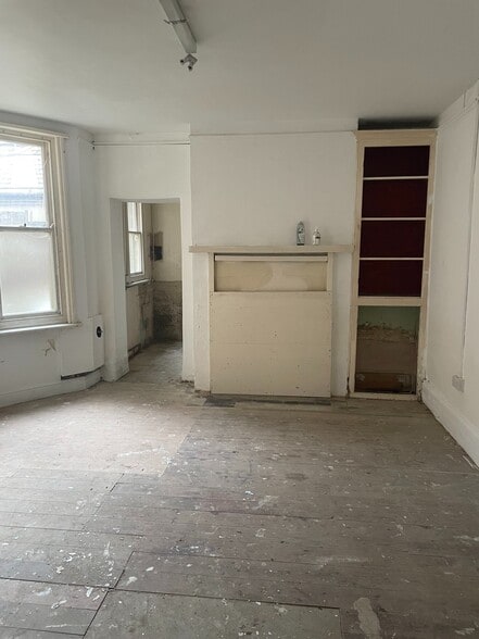 7 Sackville Rd, Bexhill On Sea to rent - Interior Photo - Image 3 of 7