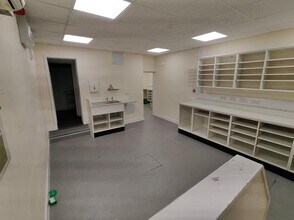 2 Moat Rd, Walsall to rent Interior Photo- Image 1 of 2