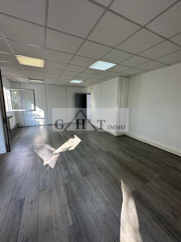 Office in Bonneuil-sur-Marne to rent Interior Photo- Image 1 of 5