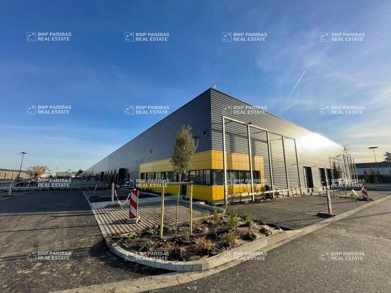 Office in Toulouse to rent - Building Photo - Image 2 of 9