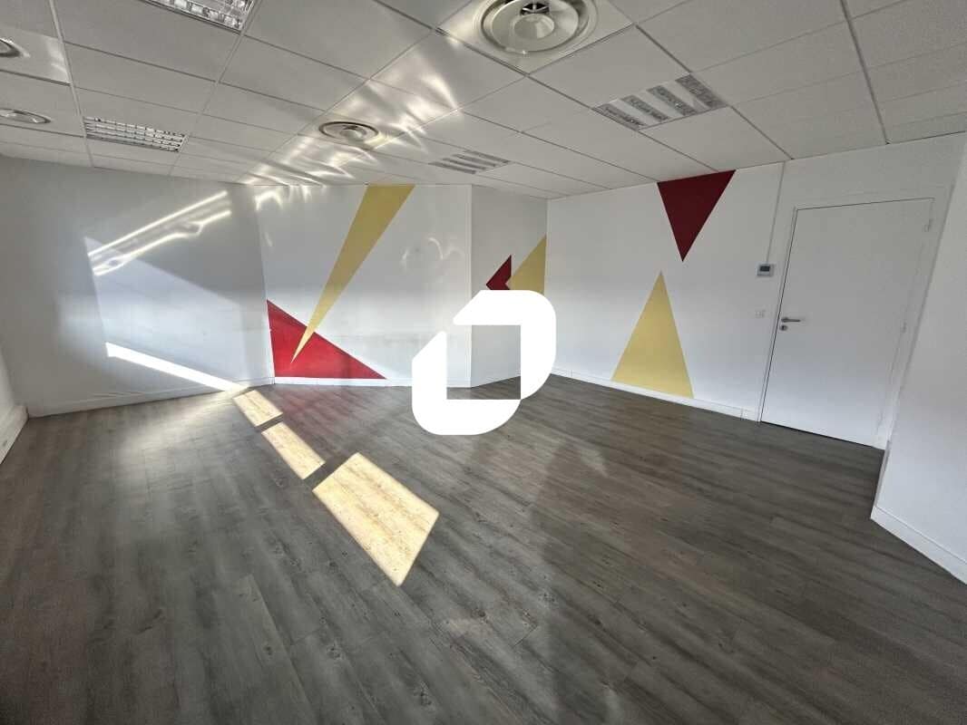 Office in Ermont to rent Interior Photo- Image 1 of 13
