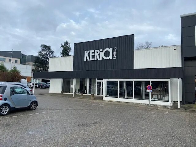 Retail in Limonest to rent Building Photo- Image 1 of 8