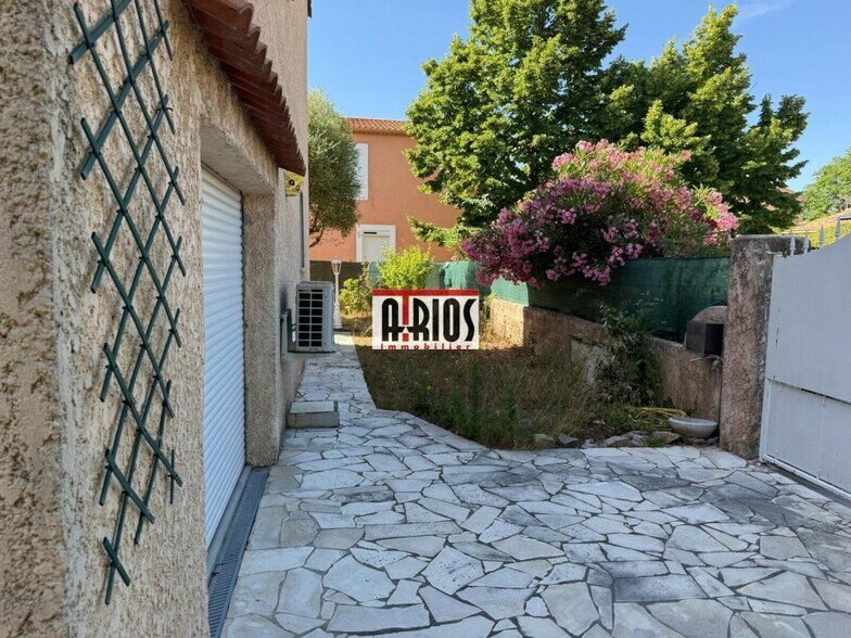 Retail in La Farlède for sale - Building Photo - Image 2 of 12