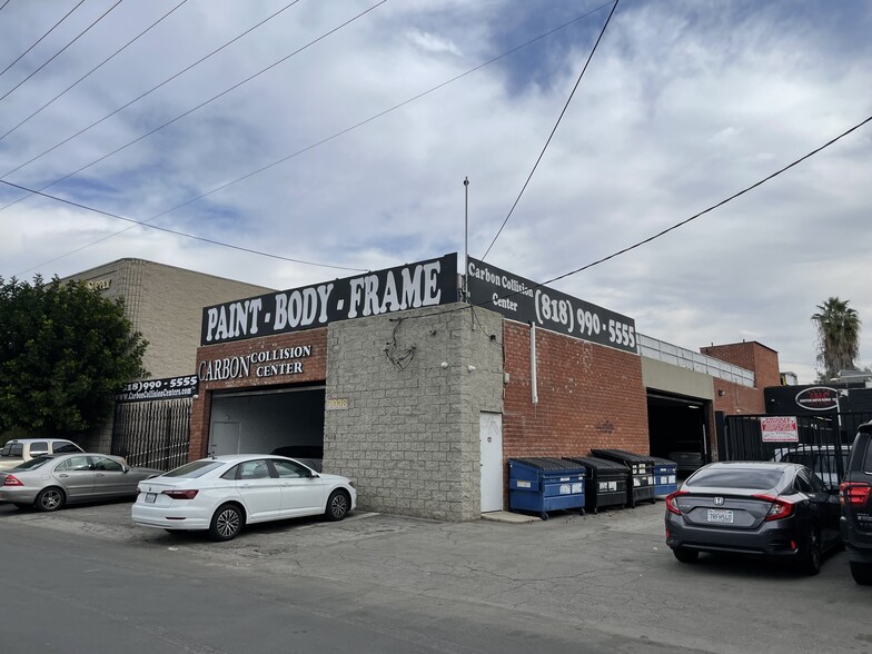 7028 Canby Ave, Reseda, CA for sale - Primary Photo - Image 1 of 34
