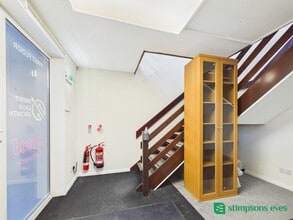Cherrycourt Way, Leighton Buzzard to rent Interior Photo- Image 2 of 7