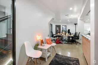 3384 Robertson Pl, Los Angeles, CA for rent Interior Photo- Image 1 of 2