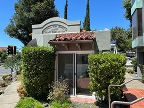 1200 Mt Diablo Blvd, Walnut Creek, CA to rent Interior Photo- Image 2 of 10