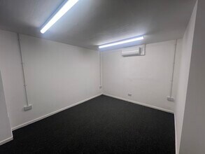 Moorhouse Av, Leeds to rent Interior Photo- Image 1 of 3