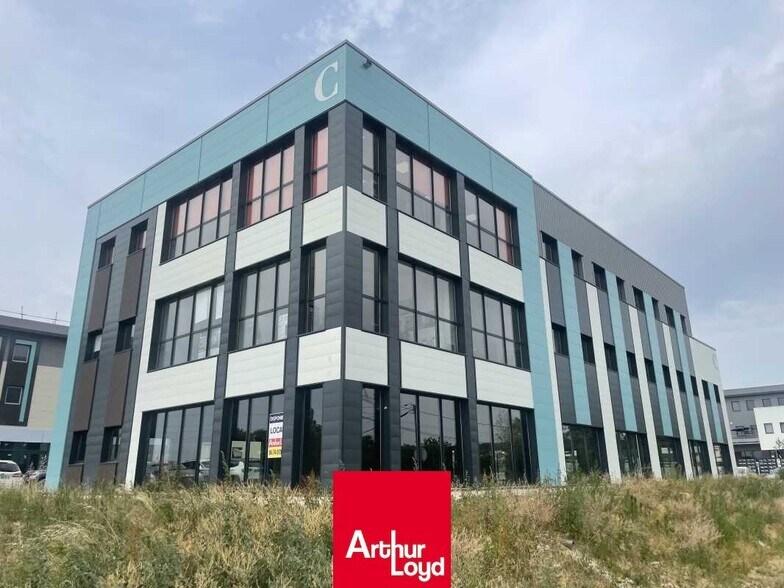 Office in Genay for sale - Building Photo - Image 1 of 2