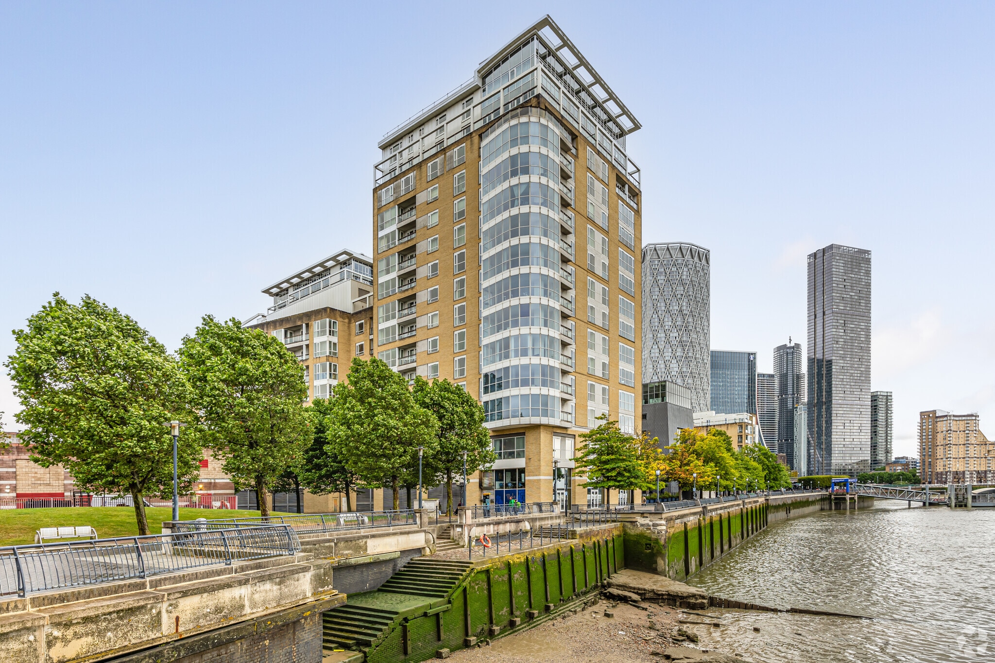 37 Westferry Circ, London to rent Primary Photo- Image 1 of 4