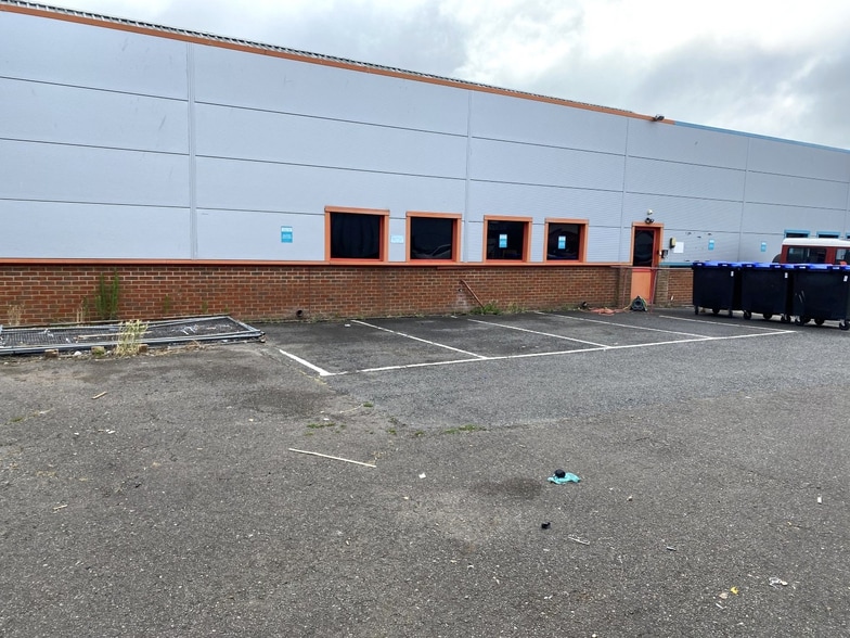 Moy Ave, Eastbourne to rent - Building Photo - Image 2 of 15